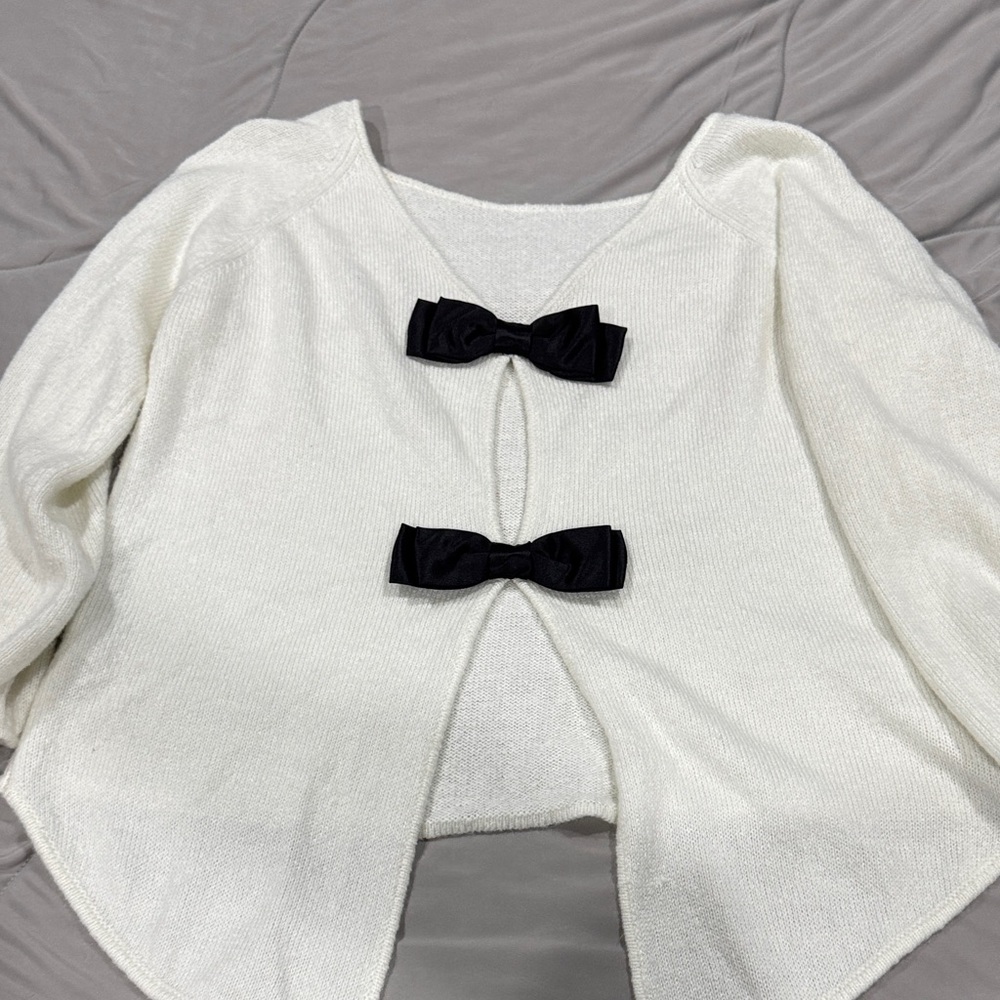 Women's Cream Bow-Accent Open Back Cardigan Sweater